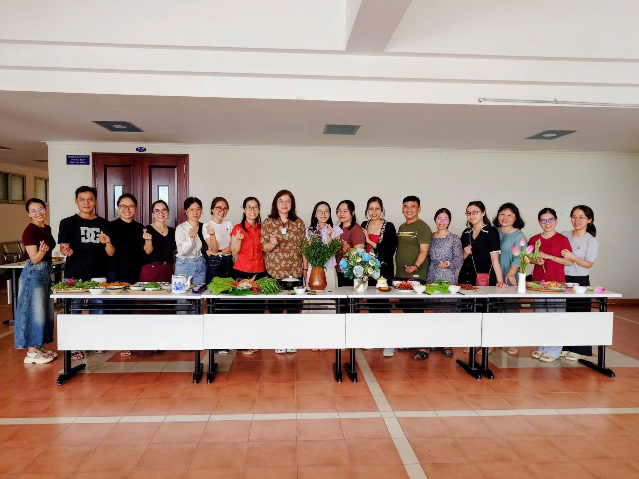 /cong-doan-nha-xuat-ban-to-chuc-hoi-thi-nau-an-chao-mung-ngay-phu-nu-viet-nam-2010-n168.html