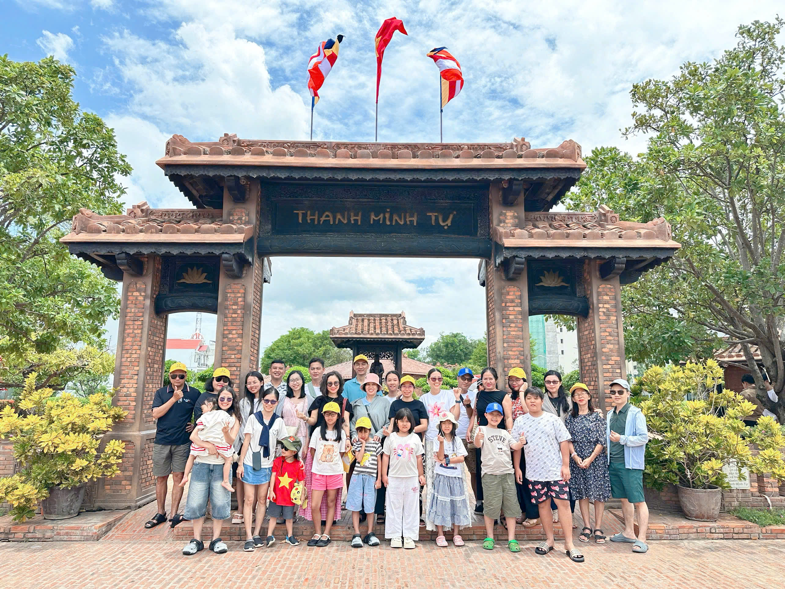 /cong-doan-nha-xuat-ban-dai-hoc-quoc-gia-tphcm-to-chuc-du-lich-nghi-duong-he-2025-n167.html