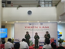 Khai mạc “Triển lãm tài liệu khoa học của Đại học Quốc gia Thành phố Hồ Chí Minh trong hành trình 30 năm”